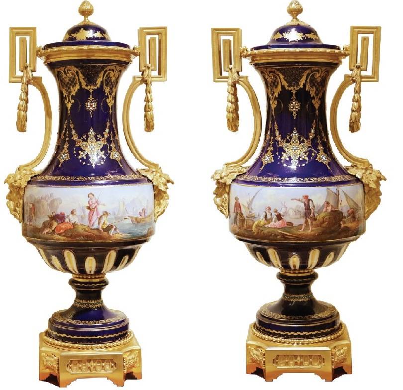 Пара ваз в севрском стиле. Конец XIX века Фарфор, отделка бронзой