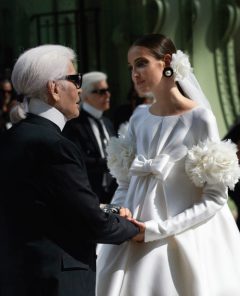Карл Лагерфельд удивляет невест Chanel
