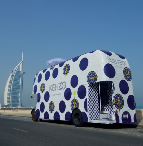 Автобус Kenzo в Дубае