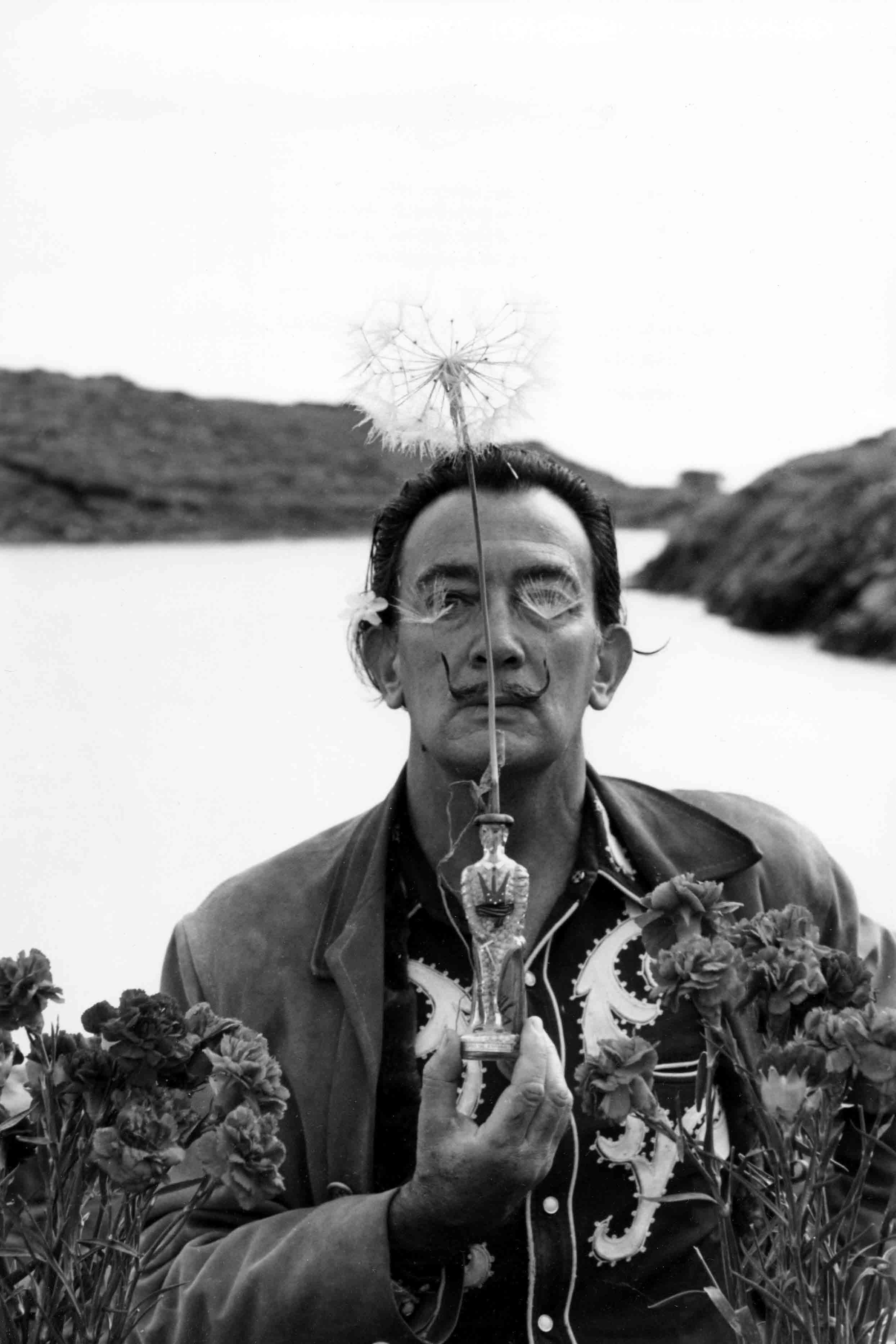 Salvador dali. Сальвадор дали. Сальвадор дали в молодости. Сальвадор дали в юности. Сальвадор дали и Уолт Дисней.